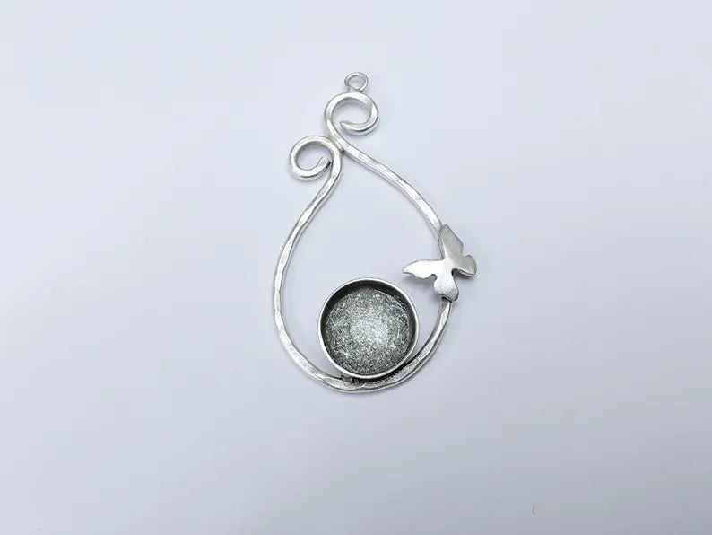 Butterfly Pendant Bezel, Cabochon Blank, Locket Pendant Base, inlay Mounting, Resin Necklace, Antique Silver Plated Brass 16mm G36787