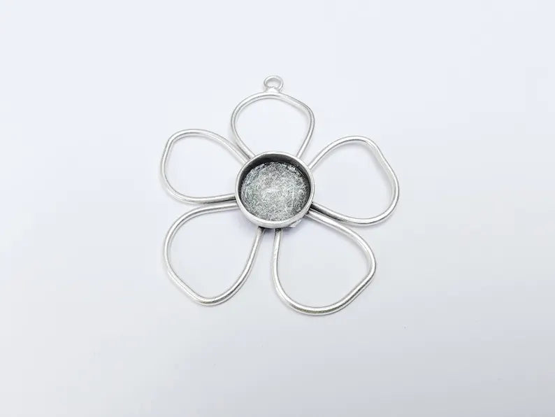 Flower Pendant Bezel, Cabochon Blank, Locket Pendant Base, inlay Mounting, Resin Necklace, Antique Silver Plated Brass 16mm G36745