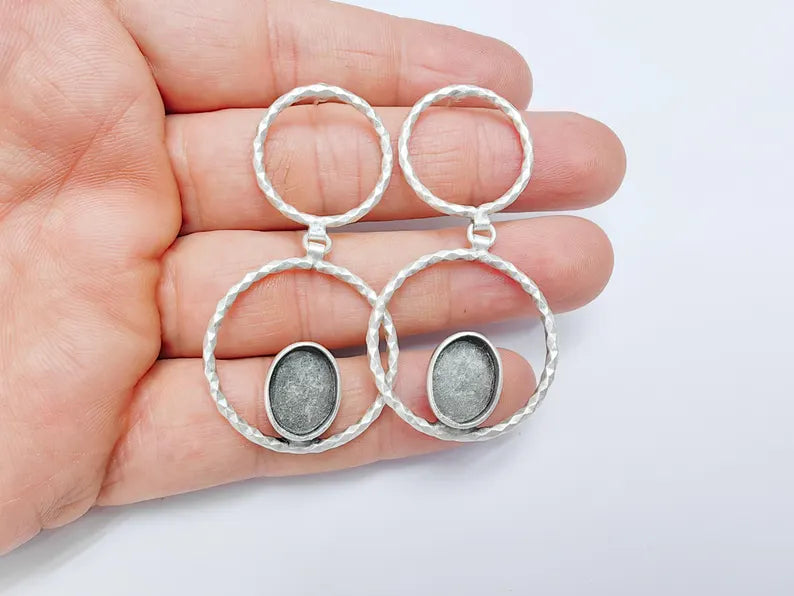 Circle Earring Stud Base, Earring Blank, Ear Settings Resin Bezel, Cabochon Mounting, Antique Silver Plated Brass (13x10mm blanks) G36684