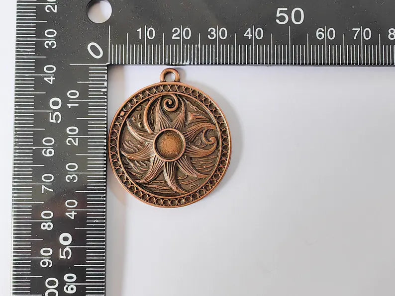 Nautical Pendant, Bohemian Starfish Pendant Blank, Celestial Bezel, Locket Base, Antique Copper Plated Zamac 38x34mm (10mm cabochon) G36697