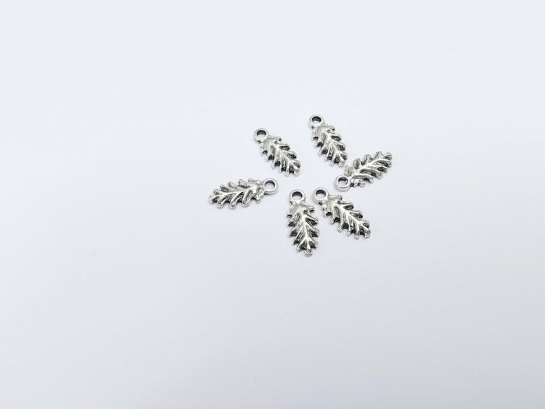 5 Oak Charms, Leaf Charms, Minimalist Boho Charm, Earring Charms, Dangle Pendant, Necklace Parts, Antique Silver Plated 15x6mm G36819