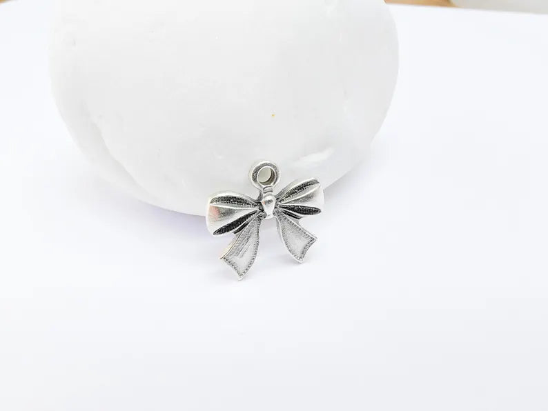 5 Bow Charm, Bow Tie Pendant, Ribbon Charms, Earring Charms, Dangle Pendant, Antique Silver Plated 14x13mm G36723