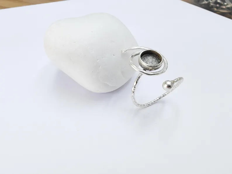 Swirl Ring Setting, Cabochon Blank, Resin Bezel, Round Ring Mounting, Epoxy Frame Base, Adjustable Antique Silver Plated Brass 8mm G36724