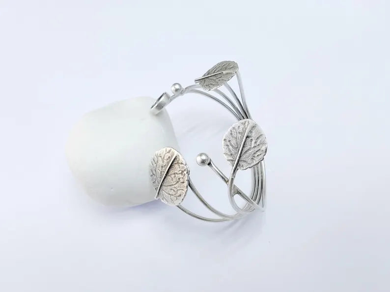 Leaf Bracelet, Bangle Bracelet Bezel, Wrap Cuff Resin Blank, Wristband Cabochon Base, Adjustable Antique Silver Brass (8mm) G36725
