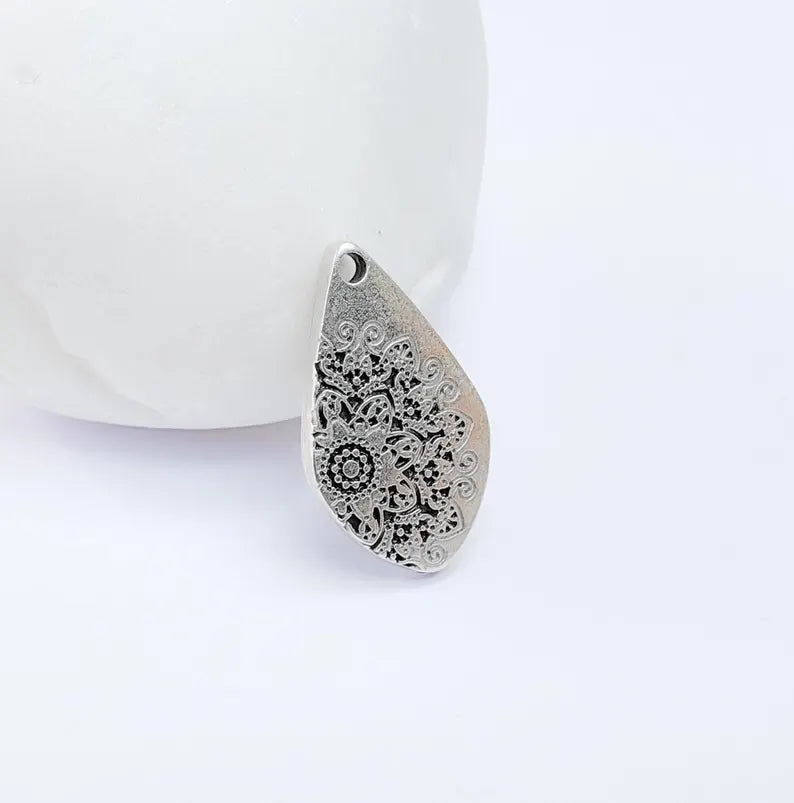 4 Silver Flower Charms, Boho Charms, Earring Charms, Silver Dangle Pendant, Necklace Parts, Antique Silver Plated 22x12mm G36729