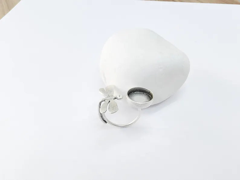 Dragonfly Ring Setting, Cabochon Blank, Resin Bezel, Round Ring Mounting Epoxy Frame Base Adjustable Antique Silver Plated Brass 12mm G36734