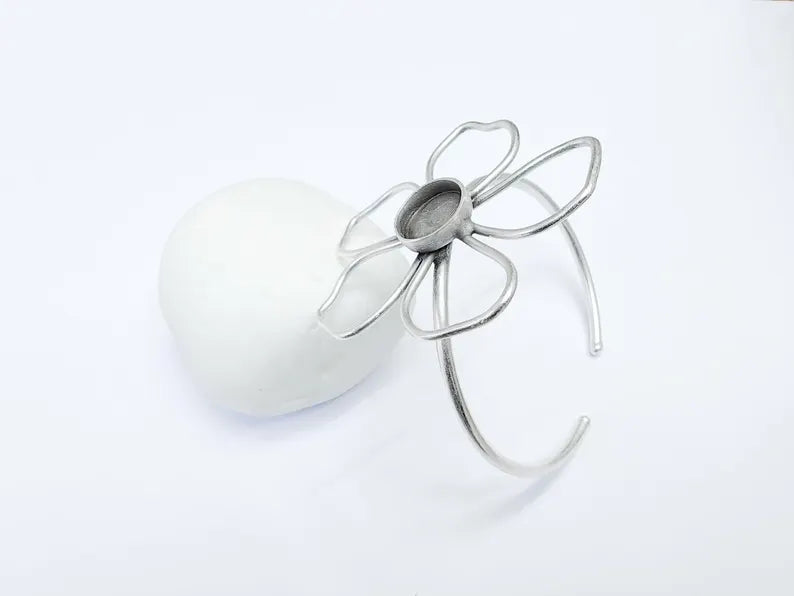 Flower Bracelet Blank Resin Cuff Dry Bezel Glass Cabochon Base Adjustable Antique Silver Plated Brass (16mm Blanks) G36749