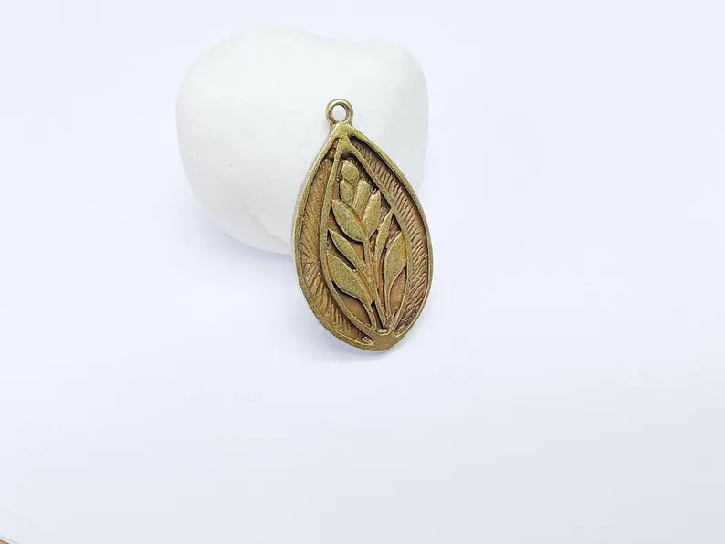 Flower Charm, Botanical Leaf Pendant, Boho Charm, Earring Charms, Dangle Pendant, Necklace Parts, Antique Bronze Plated Zamac 42x24mm G36830