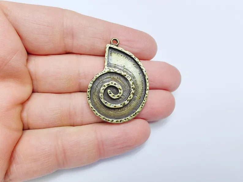 Ammonite Swirl Charms Blank, Charms Base, Cabochon Bezel, inlay Mounting, Resin Necklace, Antique Bronze plated 43x31mm G36833