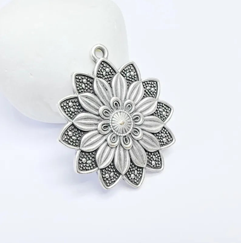 Floral Pendant | Nature-Inspired Flower Design for Boho and Antique Rustic Jewelry, Antique Silver Plated 43x38mm G36744