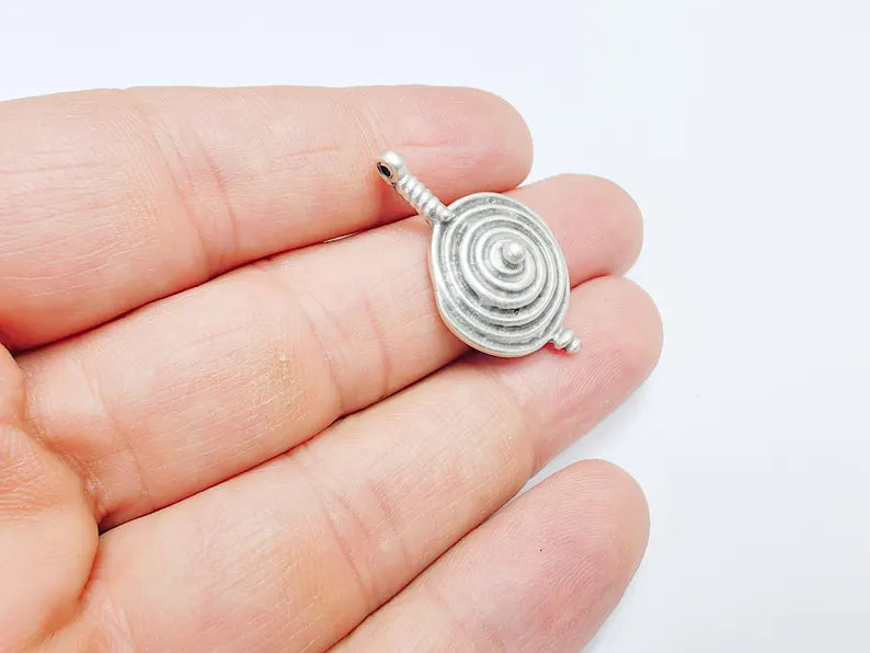 Antique Silver Plated Concentric Circle Pendant, Bohemian Necklace Parts, Unique Tribal Design for DIY Jewelry 33x20mm G36752