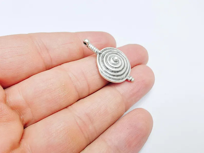 Antique Silver Plated Concentric Circle Pendant, Bohemian Necklace Parts, Unique Tribal Design for DIY Jewelry 33x20mm G36752