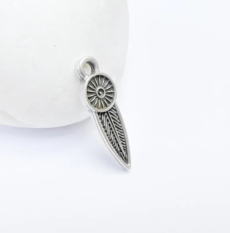 5 Boho Charm, Vintage Style Charms, Earring Charms, Minimalist Dangle Pendant, Necklace Parts, Antique Silver Plated 26x7mm G36769