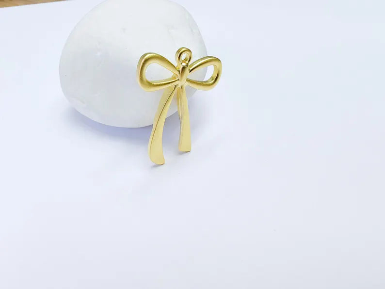 Bow Charm, Bow Tie Pendant, Ribbon Charms, Earring Charms, Dangle Pendant, Gold Plated 32x24mm G36772