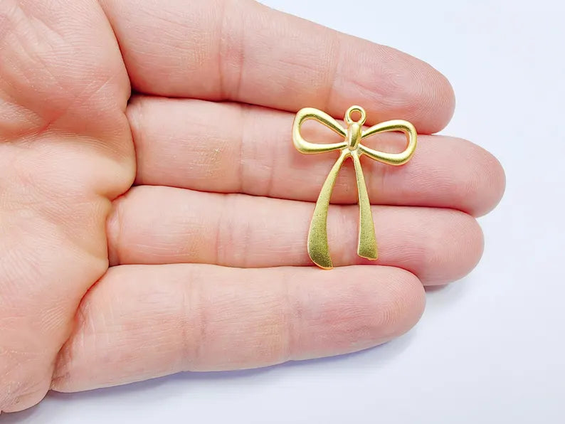 Bow Charm, Bow Tie Pendant, Ribbon Charms, Earring Charms, Dangle Pendant, Gold Plated 32x24mm G36772