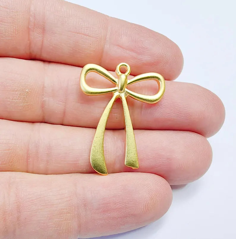 Bow Charm, Bow Tie Pendant, Ribbon Charms, Earring Charms, Dangle Pendant, Gold Plated 32x24mm G36772