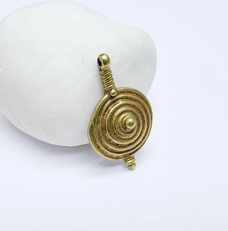 Antique Bronze Plated Concentric Circle Pendant, Bohemian Necklace Parts, Unique Tribal Design for DIY Jewelry 33x20mm G36859