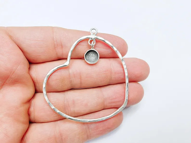 Heart Pendant Bezel, Cabochon Blank, Locket Pendant Base, inlay Mounting, Resin Necklace, Antique Silver Plated Brass 8mm G36783