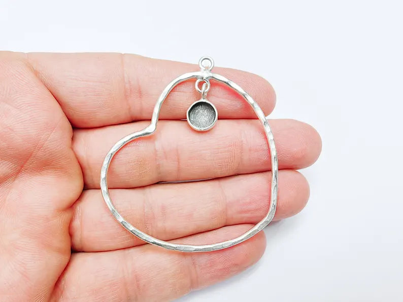 Heart Pendant Bezel, Cabochon Blank, Locket Pendant Base, inlay Mounting, Resin Necklace, Antique Silver Plated Brass 8mm G36783
