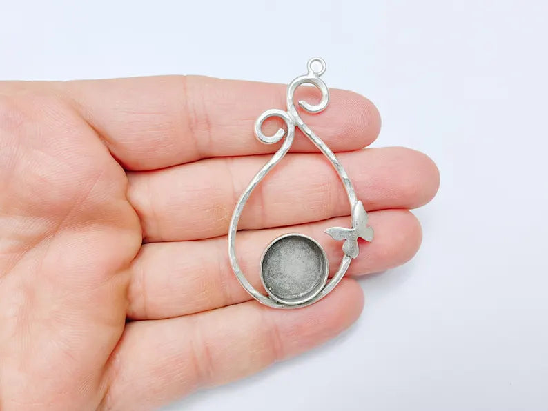 Butterfly Pendant Bezel, Cabochon Blank, Locket Pendant Base, inlay Mounting, Resin Necklace, Antique Silver Plated Brass 16mm G36787