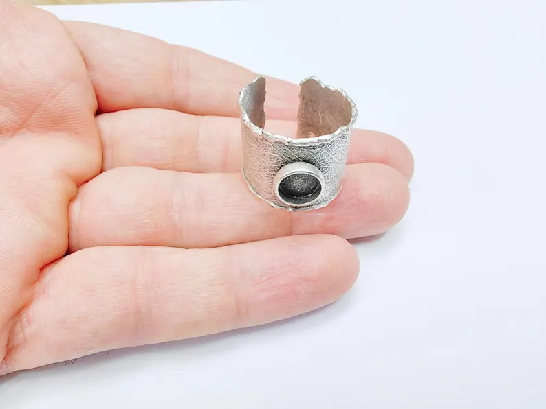 Textured Ring Setting, Cabochon Blank, Resin Bezel, Round Mounting, Epoxy Frame Base, Adjustable Antique Silver Plated Brass 8mm G36789