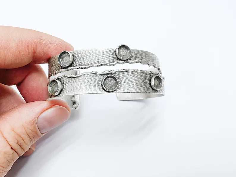 Textured Cuff Bracelet with Bezel Setting, Bangle Resin Blank Wristband Cabochon Base Adjustable Antique Silver Plated Brass (6mm) G36790