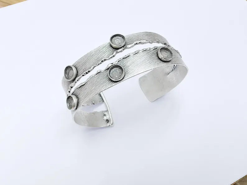 Textured Cuff Bracelet with Bezel Setting, Bangle Resin Blank Wristband Cabochon Base Adjustable Antique Silver Plated Brass (6mm) G36790