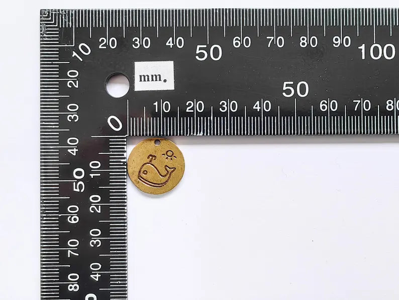 4 Whale and Sun Charms, Round Boho Charm, Earring Charm, Dangle Pendant, Necklace Parts, Antique Bronze Plated Metal 17mm G36879