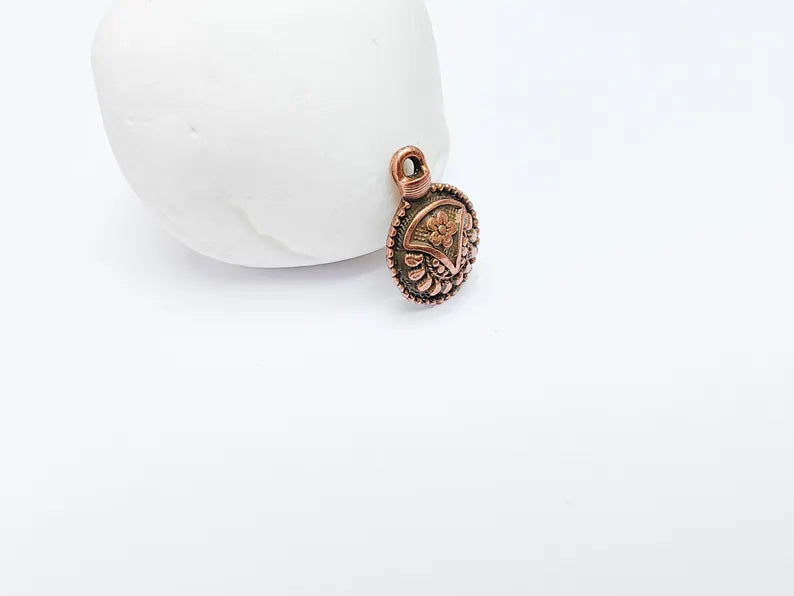 4 Flower Round Charms, Earring Charms, Boho Dangle Pendant, Necklace Parts, Antique Copper Plated 21x14mm G36803