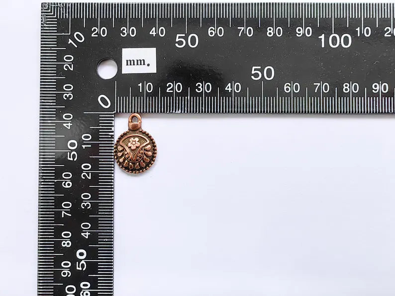 4 Flower Round Charms, Earring Charms, Boho Dangle Pendant, Necklace Parts, Antique Copper Plated 21x14mm G36803