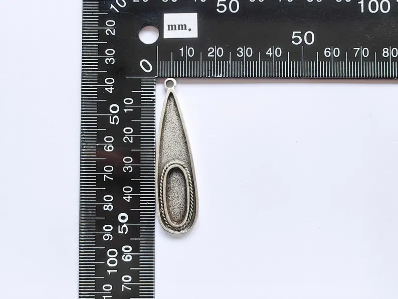 Silver Pendant Blank, Cabochon Bezel, Locket Base, inlay Mounting,Resin Necklace,Antique Silver Plated Zamac 53x14mm (18x7mm bezel) G36805