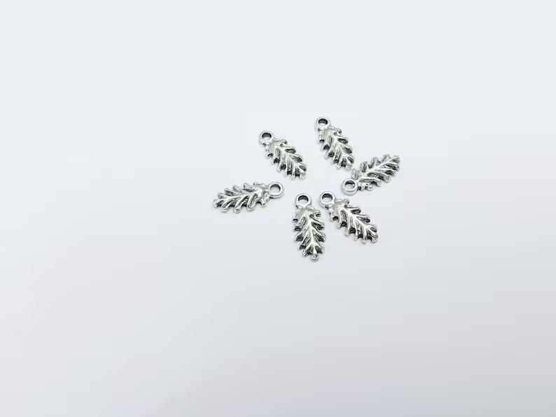 5 Oak Charms, Leaf Charms, Minimalist Boho Charm, Earring Charms, Dangle Pendant, Necklace Parts, Antique Silver Plated 15x6mm G36819