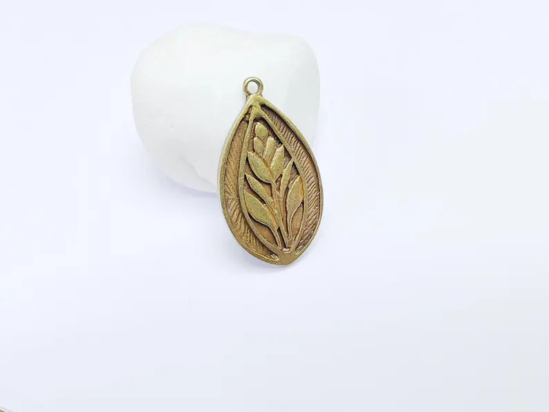 Flower Charm, Botanical Leaf Pendant, Boho Charm, Earring Charms, Dangle Pendant, Necklace Parts, Antique Bronze Plated Zamac 42x24mm G36830
