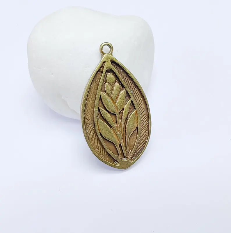 Flower Charm, Botanical Leaf Pendant, Boho Charm, Earring Charms, Dangle Pendant, Necklace Parts, Antique Bronze Plated Zamac 42x24mm G36830