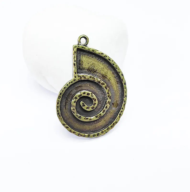Ammonite Swirl Charms Blank, Charms Base, Cabochon Bezel, inlay Mounting, Resin Necklace, Antique Bronze plated 43x31mm G36833