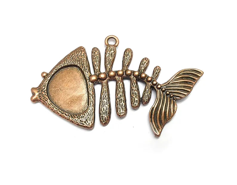 Fish Bone Pendant, Nautical Sea Life Charm, Eye Blank Bezel, Dangle Pendant, Antique Copper Plated Zamac 92mm G36838
