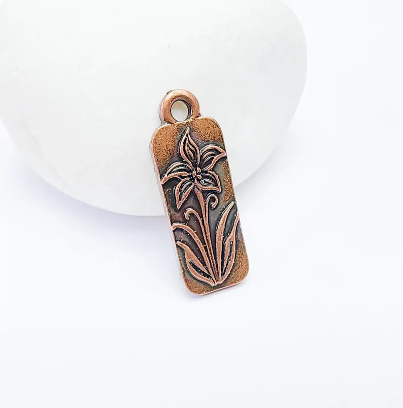 2 Lily Charms, Earring Charms, Flower Necklace Parts, Floral Charm for Nature Inspired Jewelry, Antique Copper Plated Zamac 28x10mm G36843