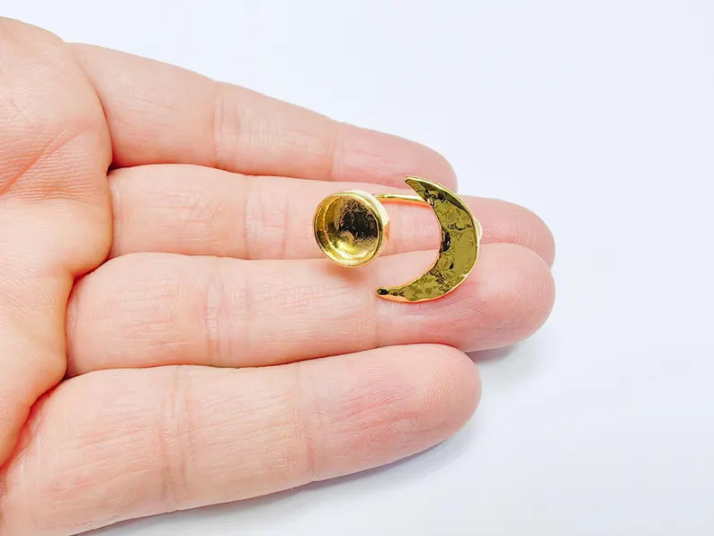 Gold Ring Crescent Setting, Moon Ring Blank, Resin Bezel, Celestial Ring Mounting, Epoxy Frame, Adjustable Antique Gold Plated 10mm G36899