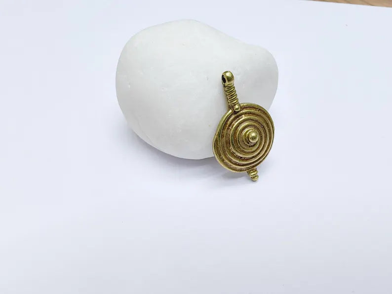 Antique Bronze Plated Concentric Circle Pendant, Bohemian Necklace Parts, Unique Tribal Design for DIY Jewelry 33x20mm G36859