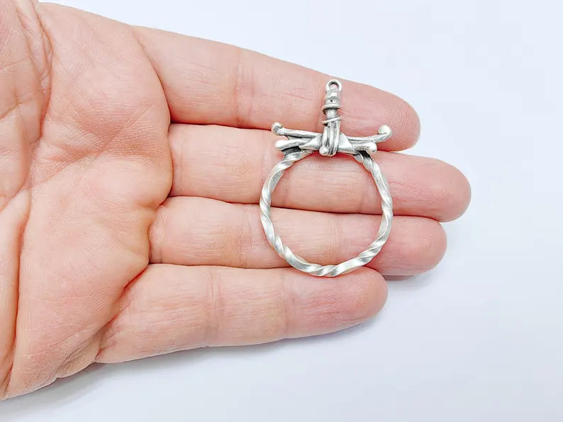 Barbed Wire Pendant, Boho Punk Charm, Twisted Metal Loop, Rustic Jewelry, DIY Necklace Craft Supply, Antique Silver Plated 50x33mm G36906