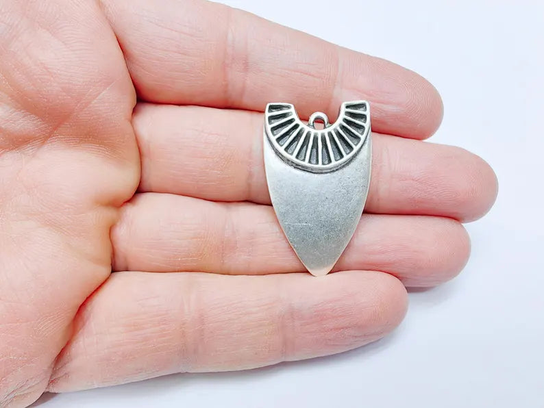 Tribal Shield Pendant, Boho Charm, Rustic Ethnic Necklace, DIY Jewelry Craft, Statement Jewelry Supply, Antique Silver Plated 36x22mm G36914