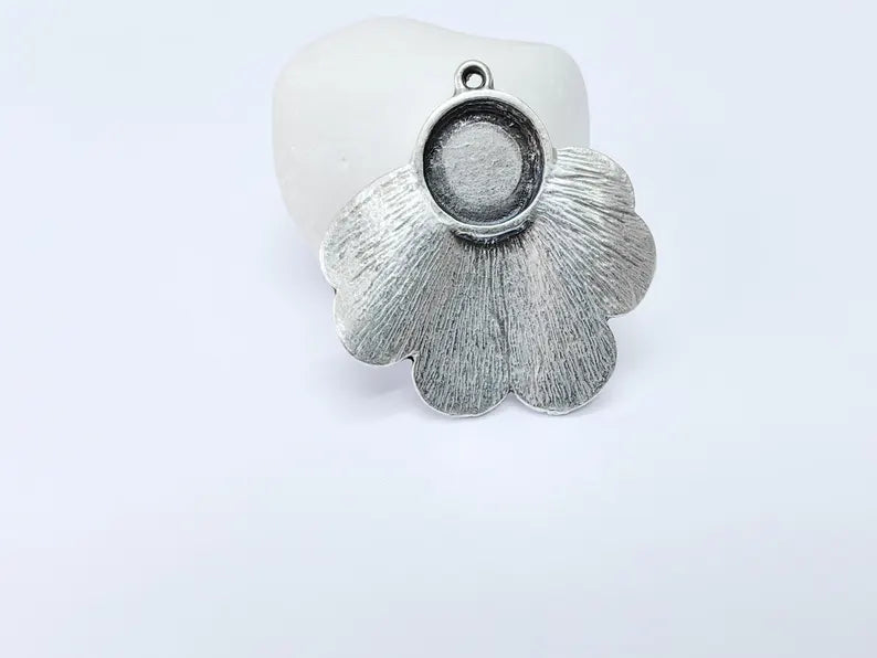 Bohemian Pendant Blank, Cabochon Bezel, Locket Base, inlay Mounting, Resin Necklace, Antique Silver Plated Zamac 42x40mm (14mm blank) G36916
