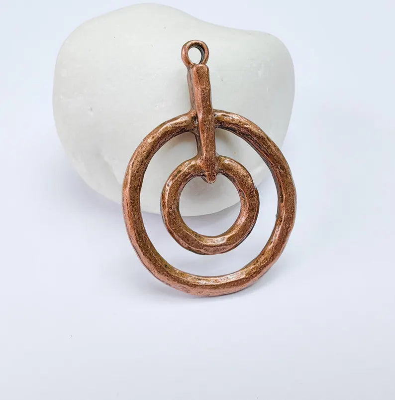 Double Circle Pendant, Geometric Boho Charm, Modern Minimalist Jewelry, DIY Rustic Necklace Craft, Antique Copper Plated 42x30mm G36925