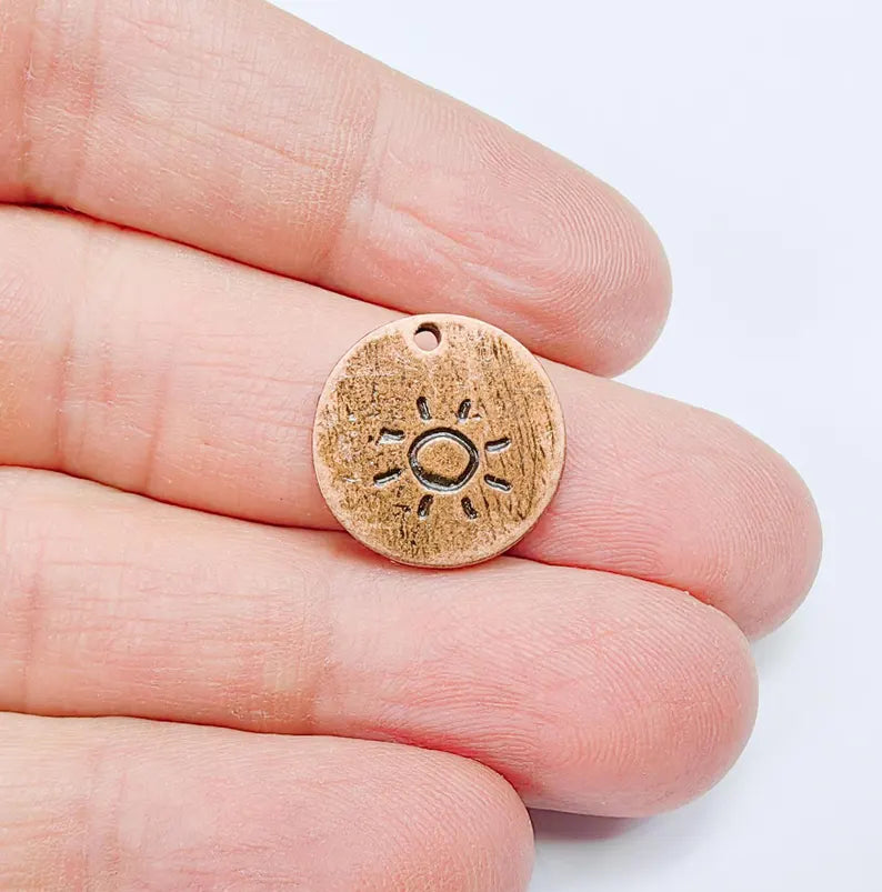 4 Sun Charms, Round Boho Charm, Earring Charm, Dangle Pendant, Necklace Parts, Antique Copper Plated Metal 17mm G36884