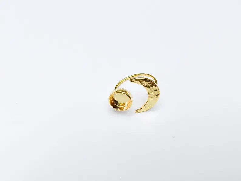 Gold Ring Crescent Setting, Moon Ring Blank, Resin Bezel, Celestial Ring Mounting, Epoxy Frame, Adjustable Antique Gold Plated 10mm G36899