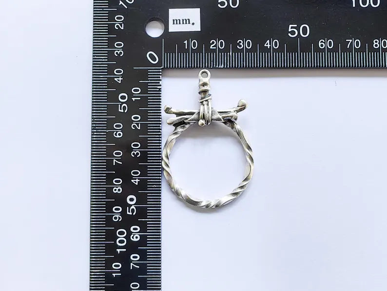 Barbed Wire Pendant, Boho Punk Charm, Twisted Metal Loop, Rustic Jewelry, DIY Necklace Craft Supply, Antique Silver Plated 50x33mm G36906