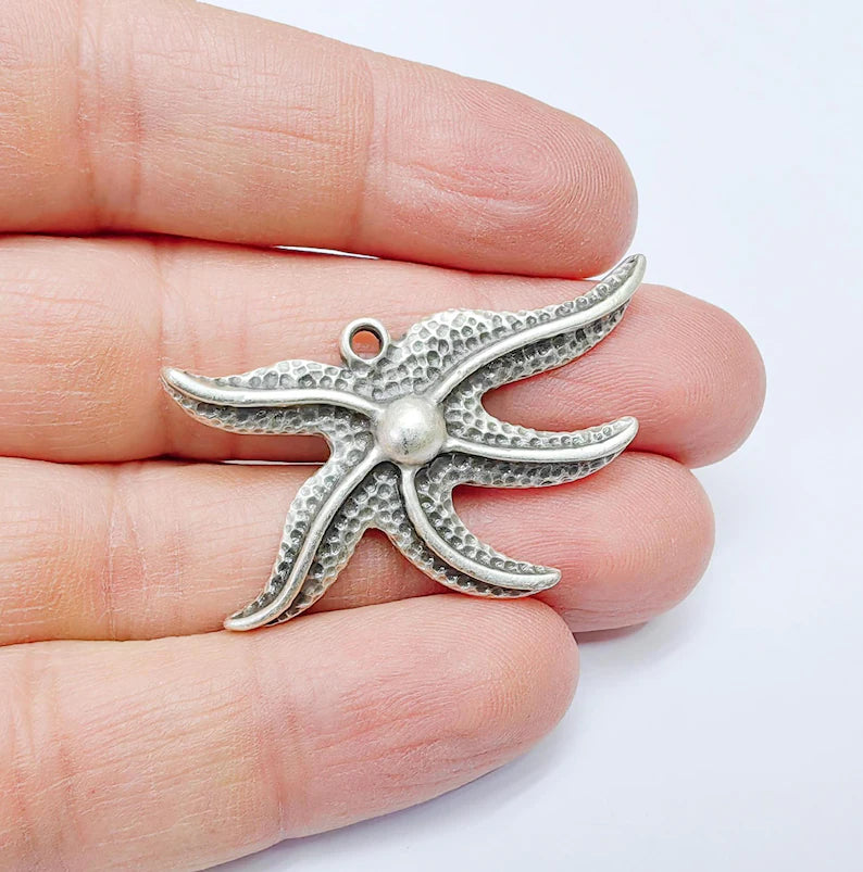 Starfish Pendant, Ocean Beach Charm, Nautical Jewelry Supply, Sea Life Necklace, Coastal Accessory, Antique Silver Plated 43x26mm G36912