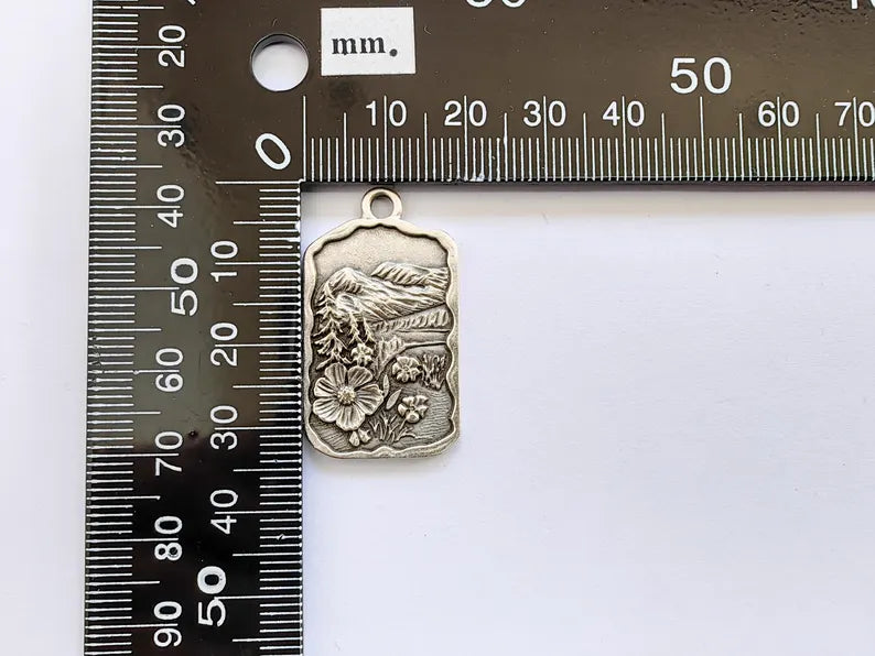 Mountain Flower Pendant, Nature Boho Charm, Rustic Outdoor Necklace, Wildflower Adventure, Antique Silver Plated Zamac 34x19mm G36949