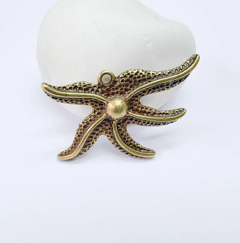 Starfish Pendant, Ocean Beach Charm, Nautical Jewelry Supply, Sea Life Necklace, Coastal Accessory, Antique Bronze Plated 43x26mm G36934