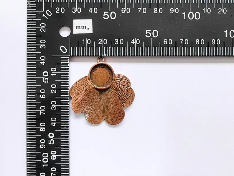 Bohemian Pendant Blank, Cabochon Bezel, Locket Base, inlay Mounting, Resin Necklace, Antique Copper Plated Zamac 42x40mm (14mm blank) G36935